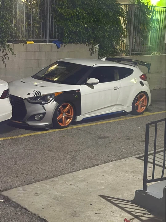 2013 Hyundai Veloster - Image 4 of 9