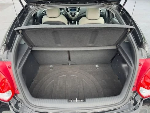 2013 Hyundai Veloster - Image 10 of 17