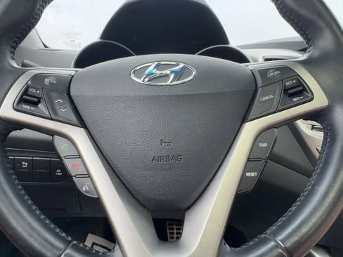 2013 Hyundai Veloster - Image 15 of 17