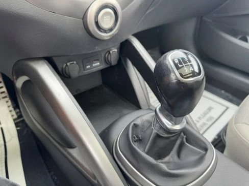 2013 Hyundai Veloster - Image 17 of 17