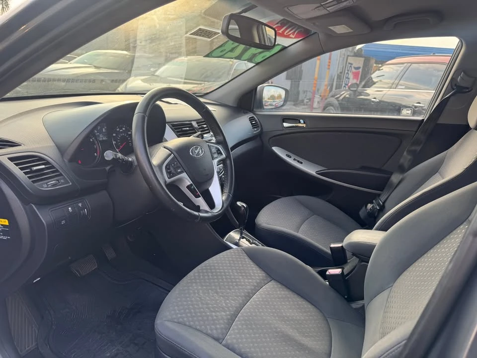2013 Hyundai Accent - Image 2 of 5