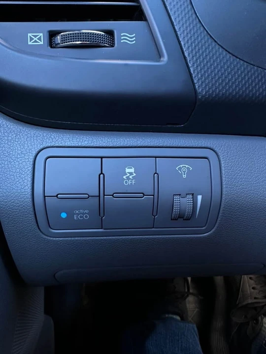 2013 Hyundai Accent - Image 11 of 16