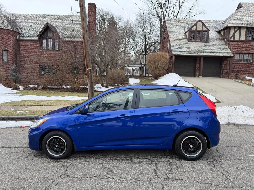 2013 Hyundai Accent - Image 2 of 15