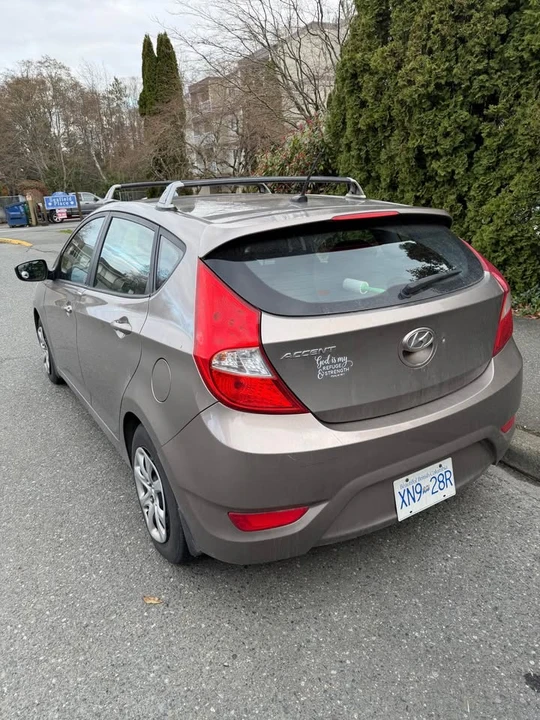 2013 Hyundai Accent - Image 2 of 3