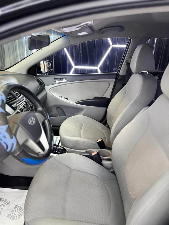 2013 Hyundai Accent - Image 5 of 9