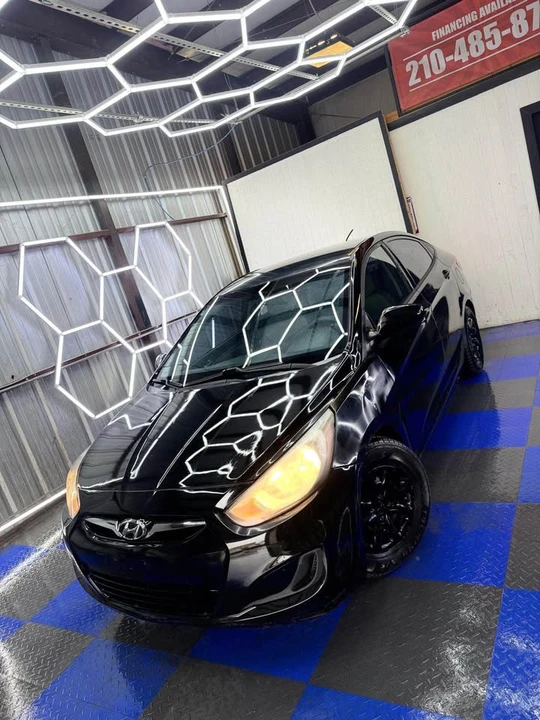 2013 Hyundai Accent - Image 2 of 9
