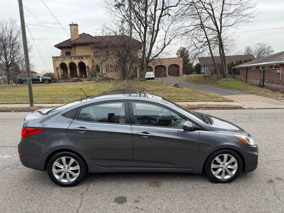 2013 Hyundai Accent - Image 9 of 14