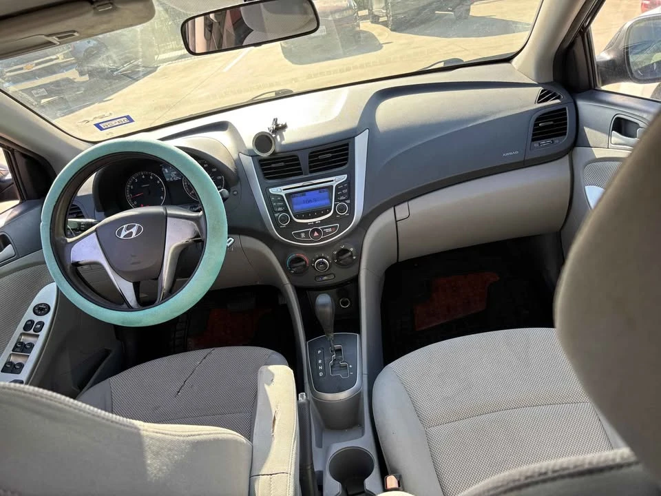 2013 Hyundai Accent - Image 7 of 7
