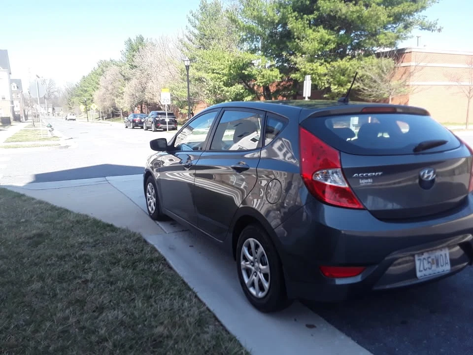 2013 Hyundai Accent - Image 9 of 16