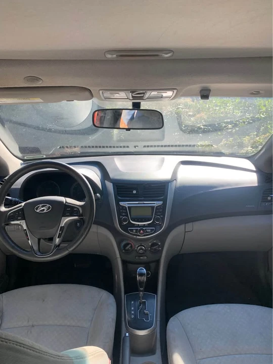 2013 Hyundai Accent - Image 4 of 4