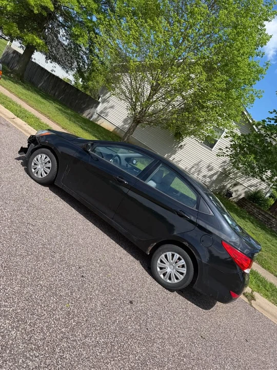 2013 Hyundai Accent - Image 7 of 15
