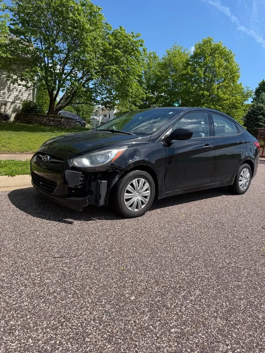 2013 Hyundai Accent - Image 2 of 15