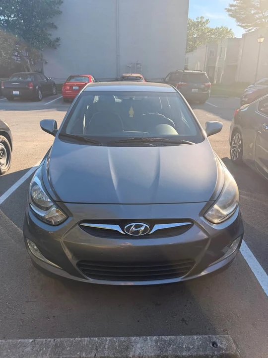 2013 Hyundai Accent - Image 2 of 10