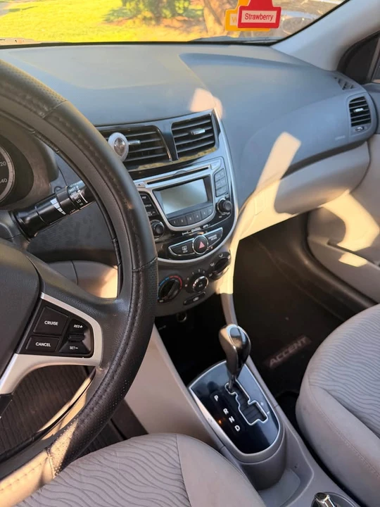 2013 Hyundai Accent - Image 8 of 10