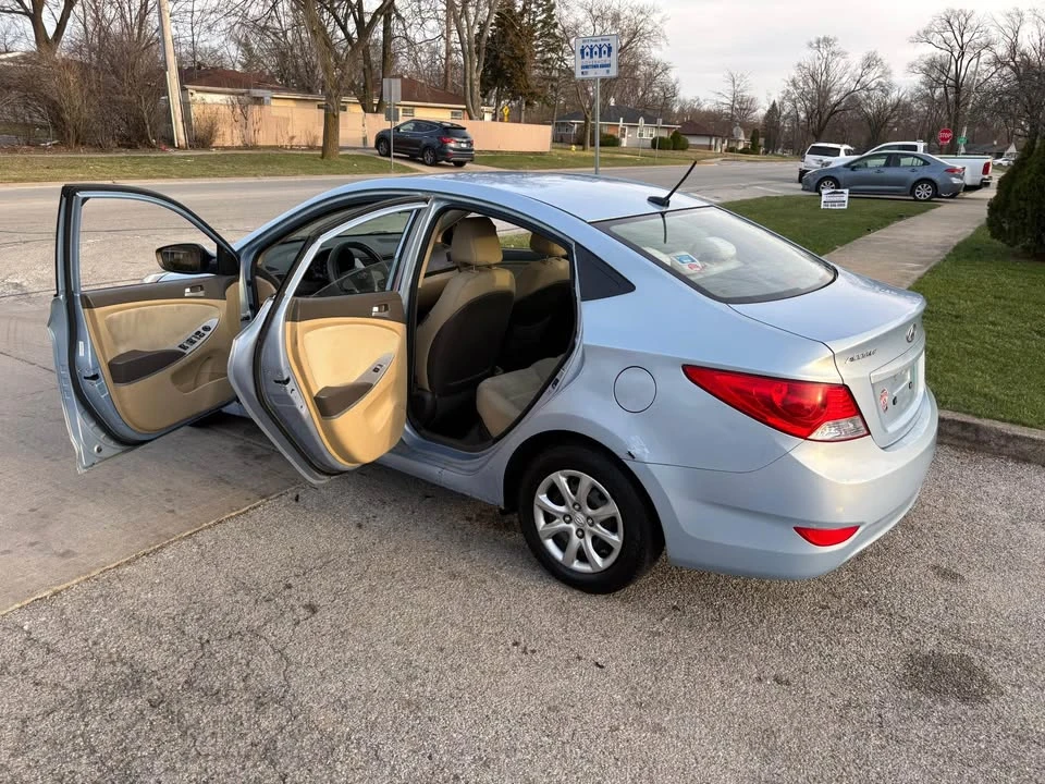 2013 Hyundai Accent - Image 2 of 18