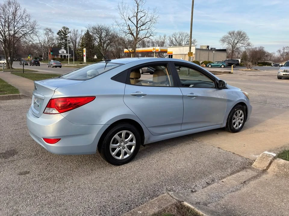 2013 Hyundai Accent - Image 3 of 18