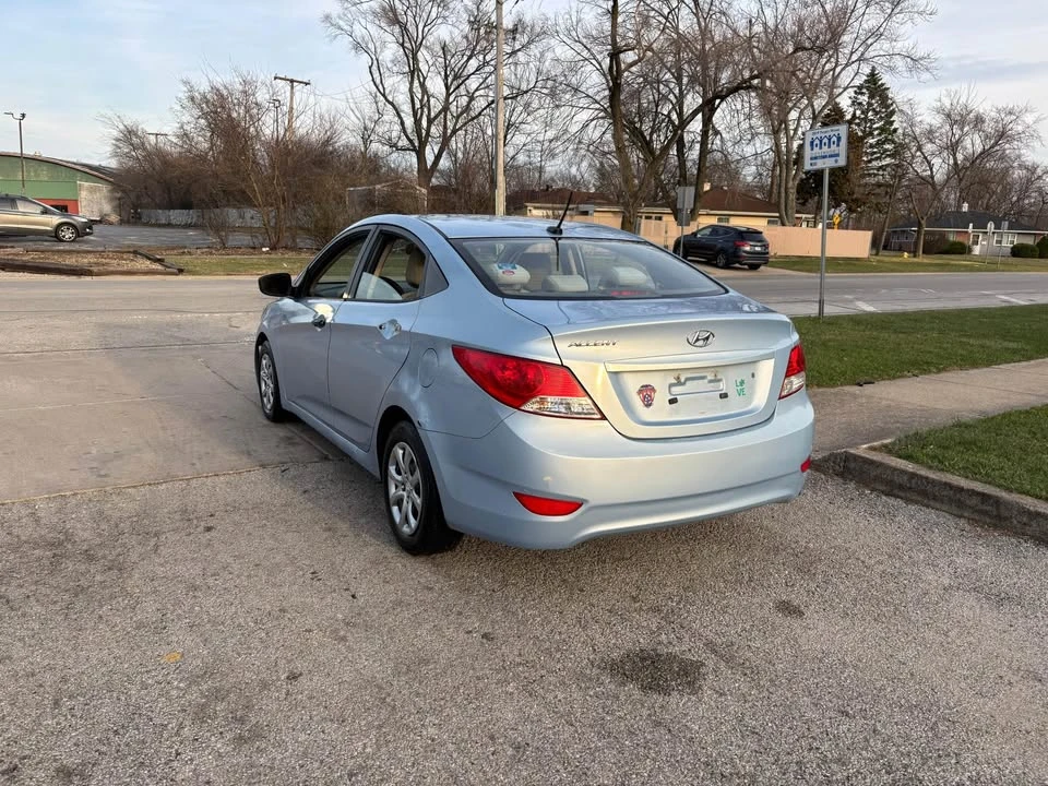2013 Hyundai Accent - Image 5 of 18