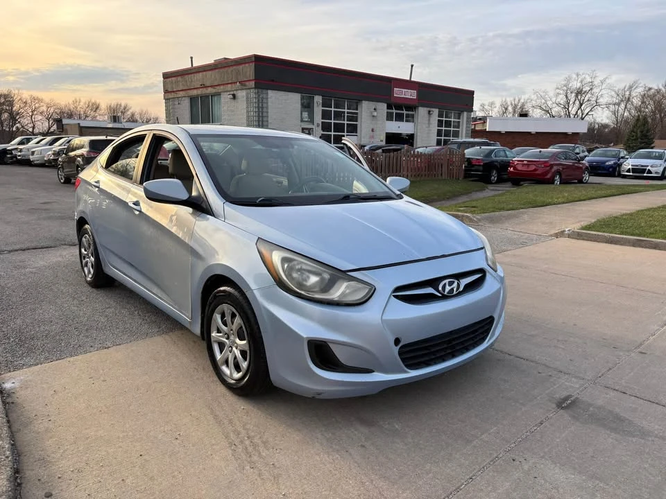 2013 Hyundai Accent - Image 9 of 18