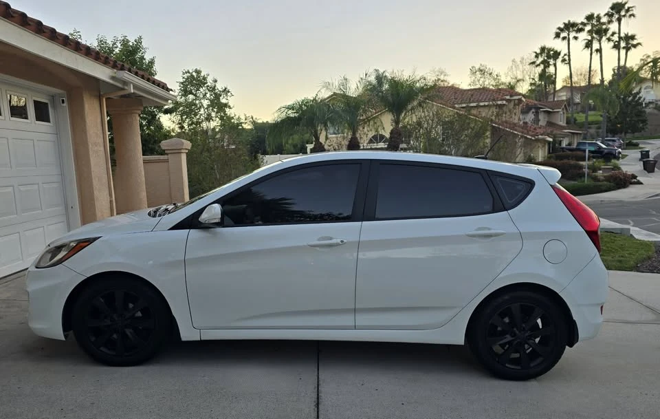 2013 Hyundai Accent - Image 2 of 17