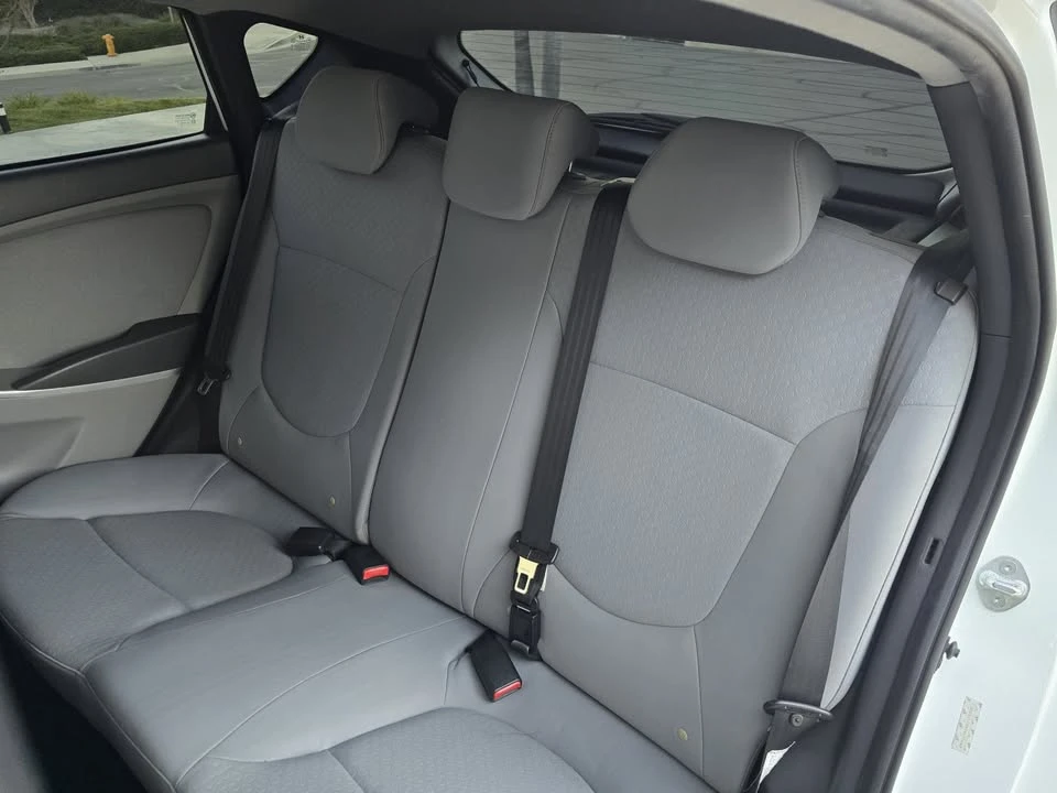 2013 Hyundai Accent - Image 13 of 17
