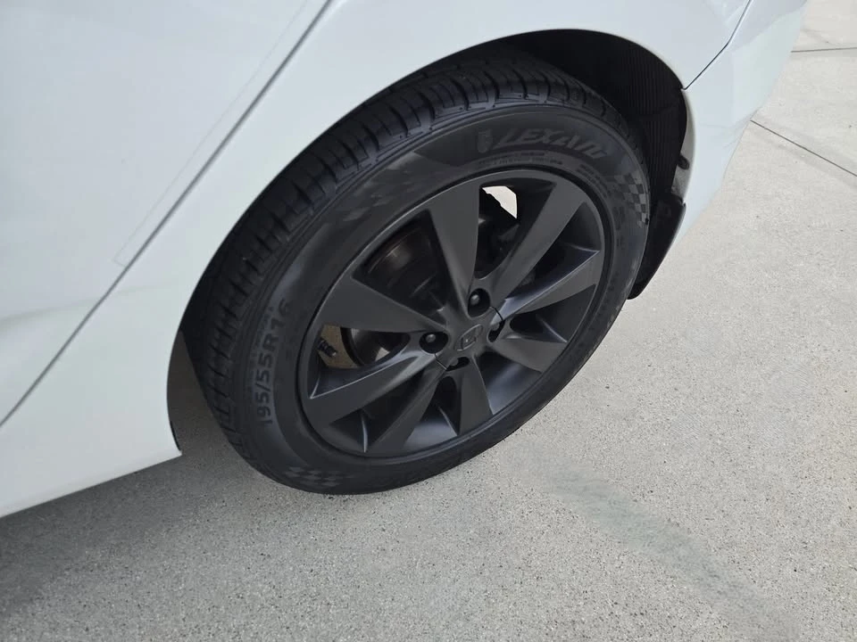 2013 Hyundai Accent - Image 10 of 17