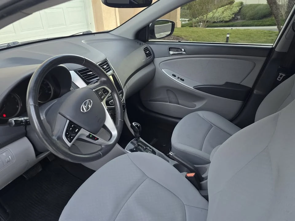 2013 Hyundai Accent - Image 11 of 17