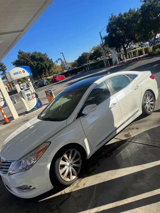 2013 Hyundai Azera - Image 2 of 4