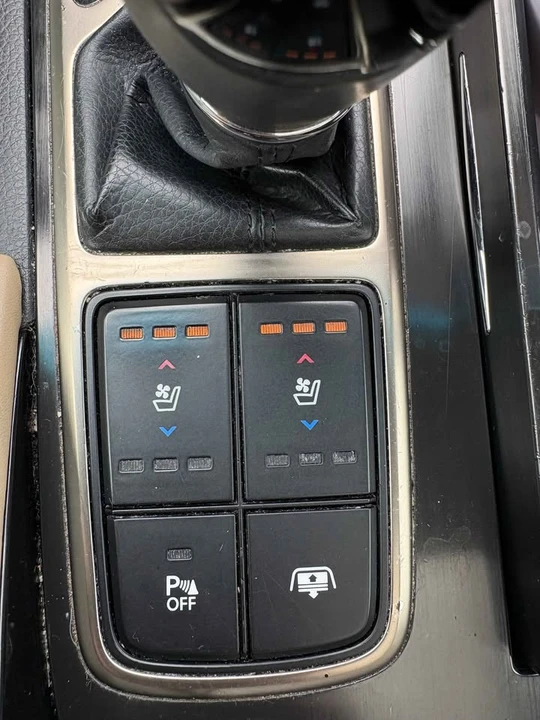 2013 Hyundai Azera - Image 7 of 13