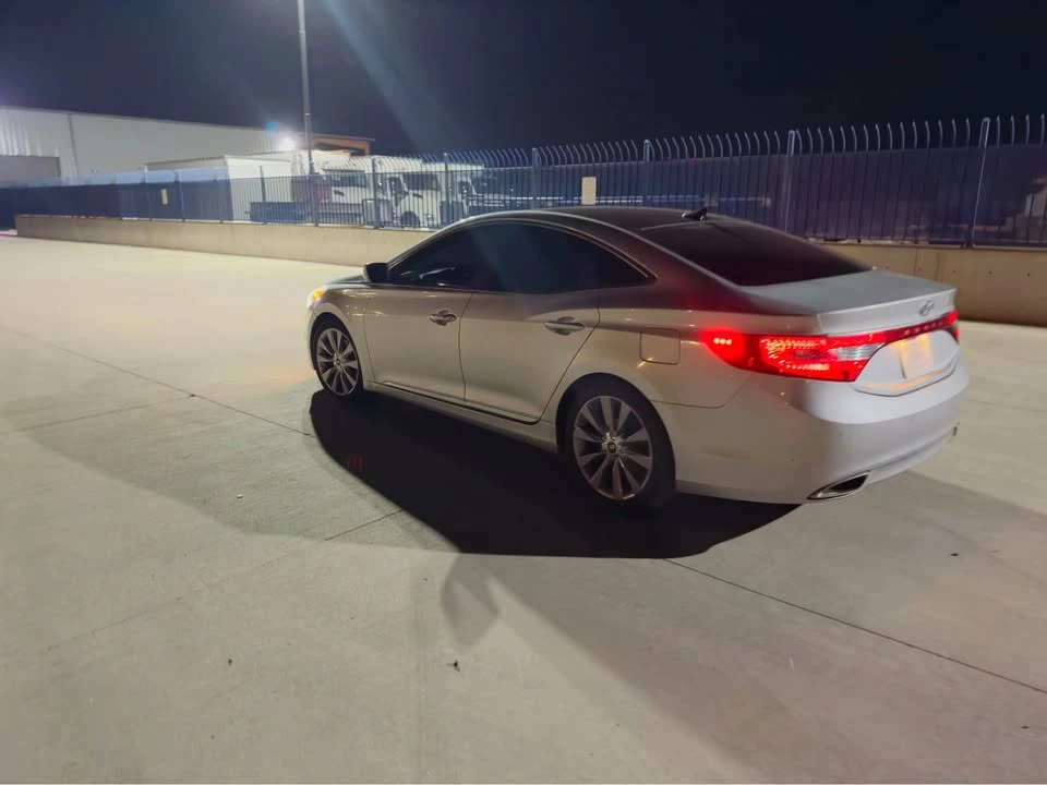 2013 Hyundai Azera - Image 3 of 11