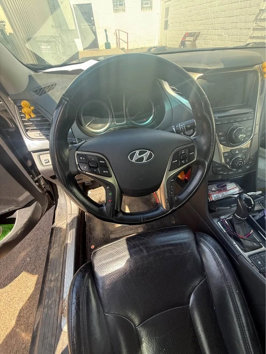 2013 Hyundai Azera - Image 10 of 15
