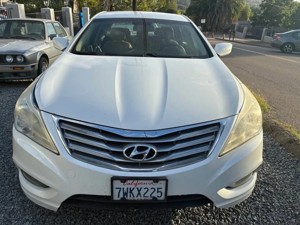 2013 Hyundai Azera - Image 2 of 12