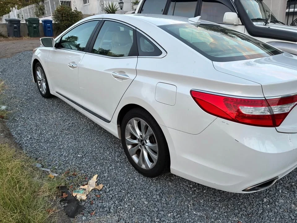 2013 Hyundai Azera - Image 10 of 12