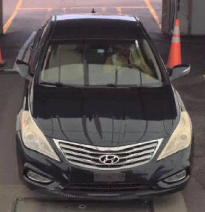 2013 Hyundai Azera - Image 5 of 9