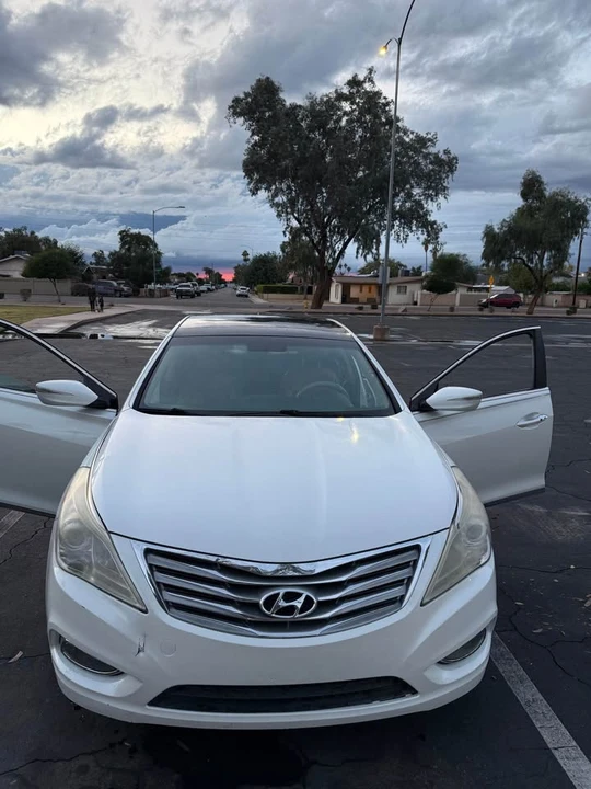 2013 Hyundai Azera - Image 3 of 6