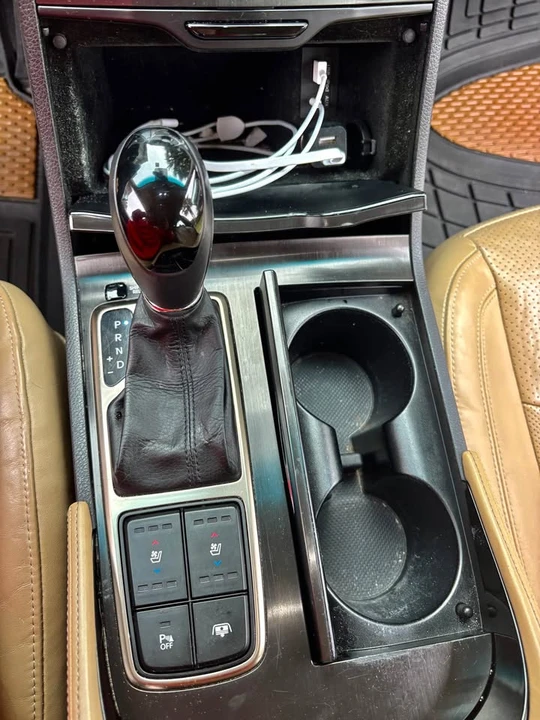 2013 Hyundai Azera - Image 17 of 19