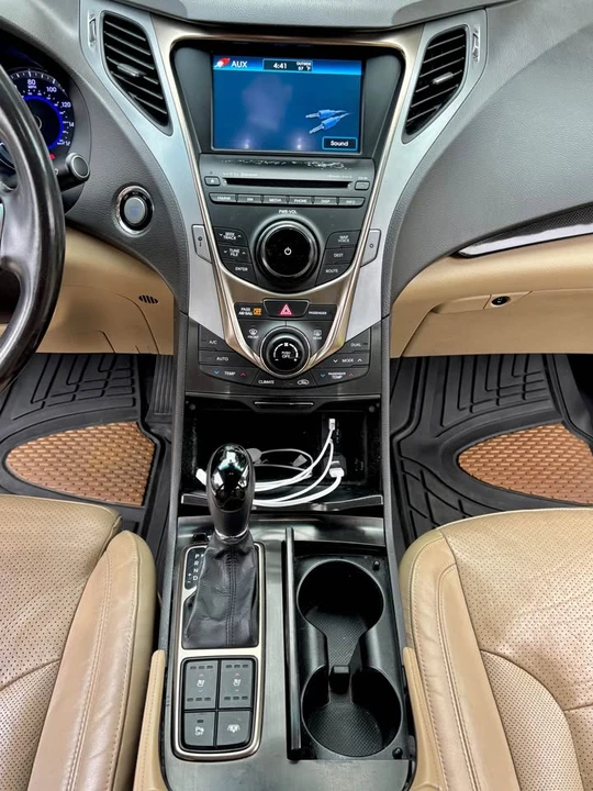 2013 Hyundai Azera - Image 11 of 19