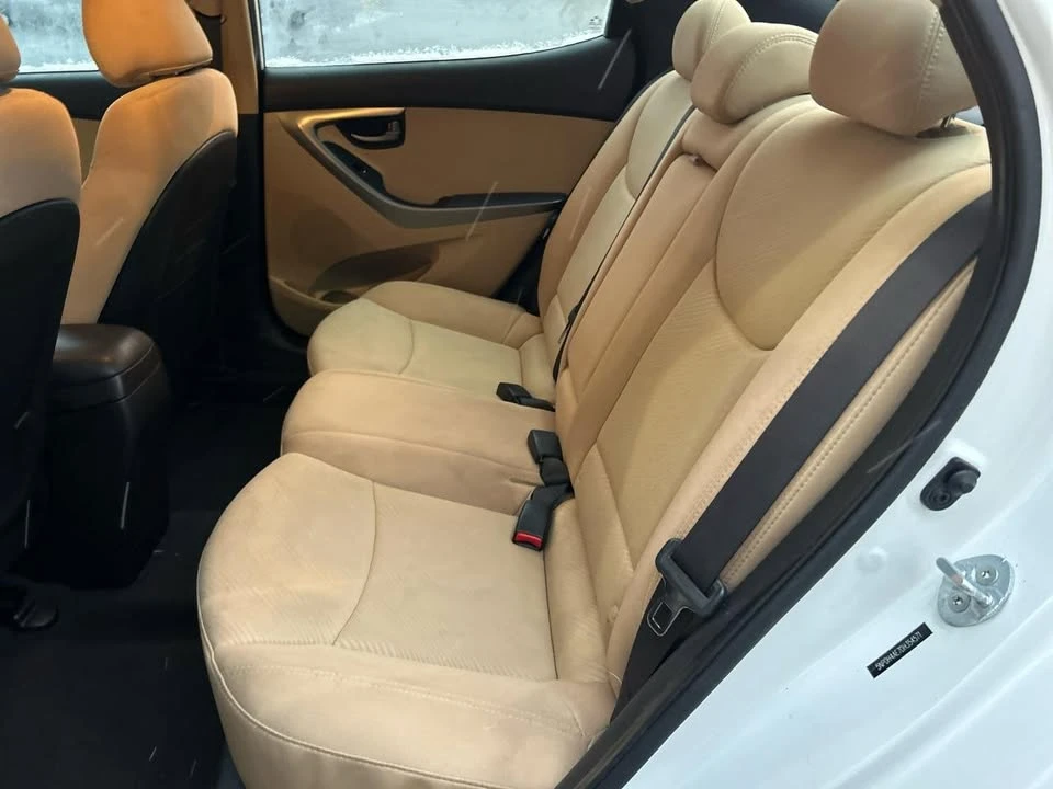 2013 Hyundai Elantra - Image 9 of 16