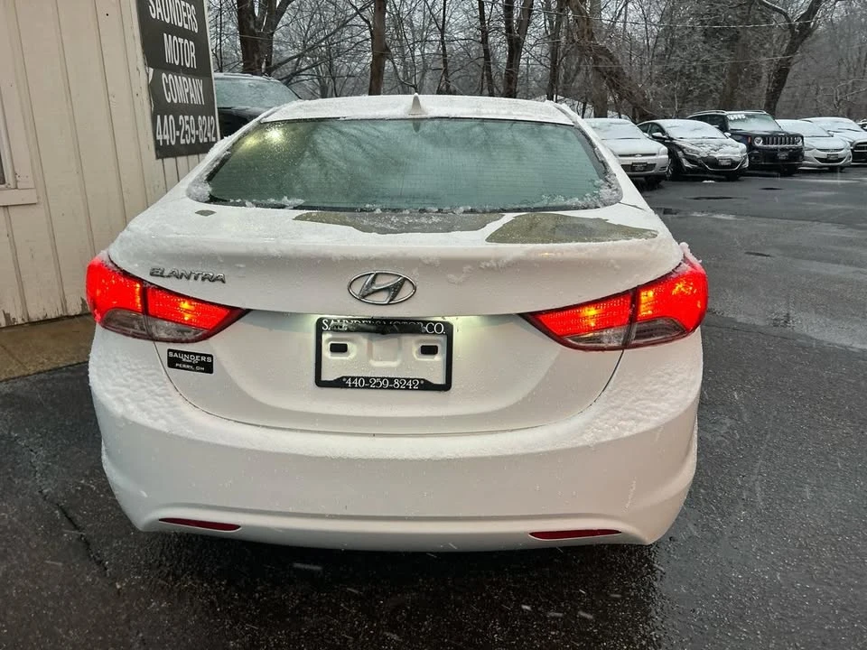 2013 Hyundai Elantra - Image 5 of 16