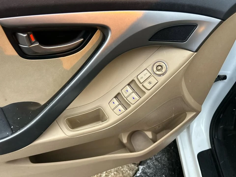 2013 Hyundai Elantra - Image 8 of 16