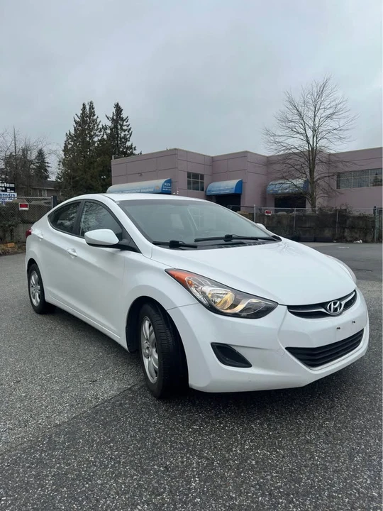 2013 Hyundai Elantra - Image 3 of 10