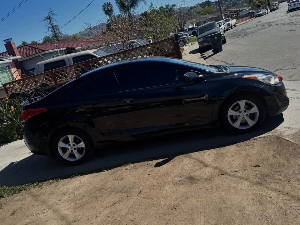 2013 Hyundai Elantra - Image 3 of 8