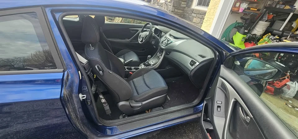 2013 Hyundai Elantra - Image 9 of 11