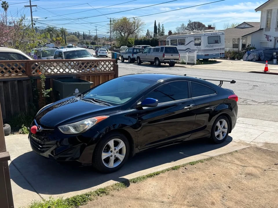 2013 Hyundai Elantra - Image 2 of 8