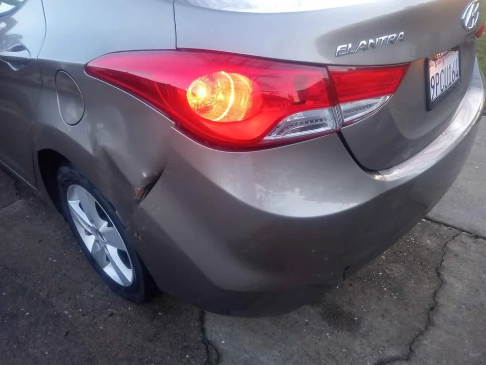 2013 Hyundai Elantra - Image 4 of 10