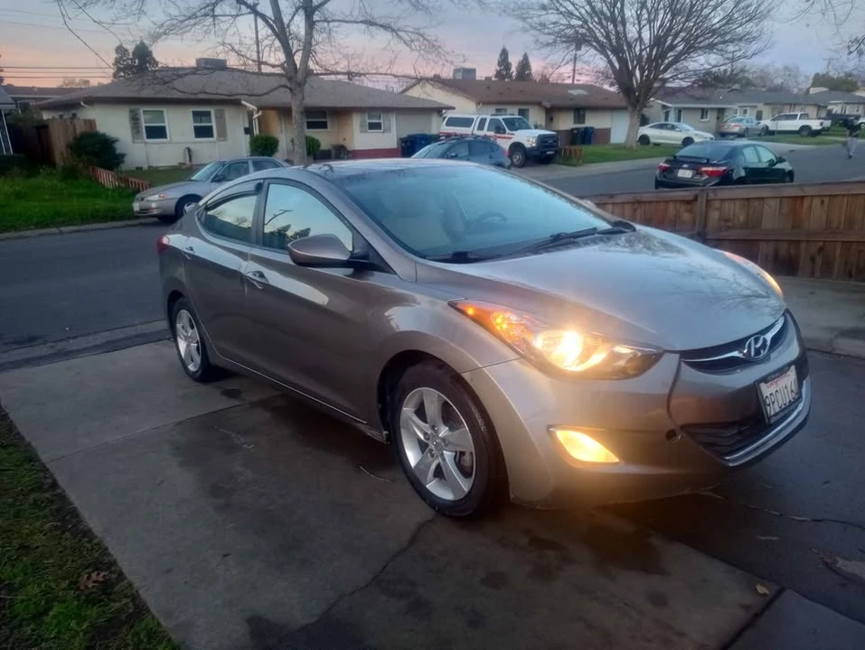 2013 Hyundai Elantra - Image 6 of 10