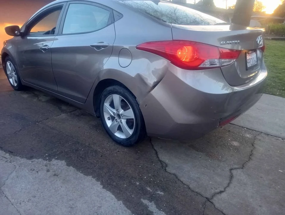 2013 Hyundai Elantra - Image 3 of 10