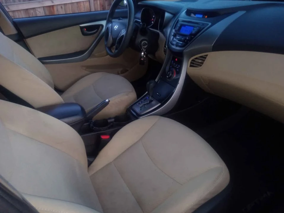 2013 Hyundai Elantra - Image 8 of 10