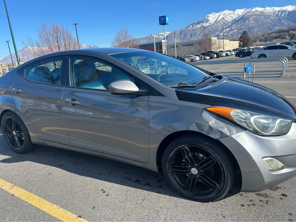 2013 Hyundai Elantra - Image 4 of 4