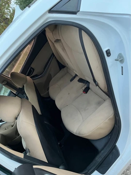 2013 Hyundai Elantra - Image 11 of 13