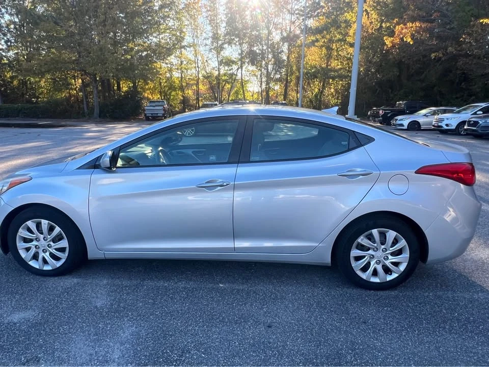 2013 Hyundai Elantra - Image 3 of 11